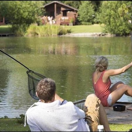 Relaxing Holiday Home With Hot Tub At Tattershall Lakes 외부 사진