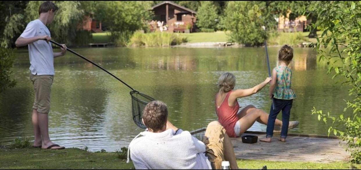 Relaxing Holiday Home With Hot Tub At Tattershall Lakes 외부 사진