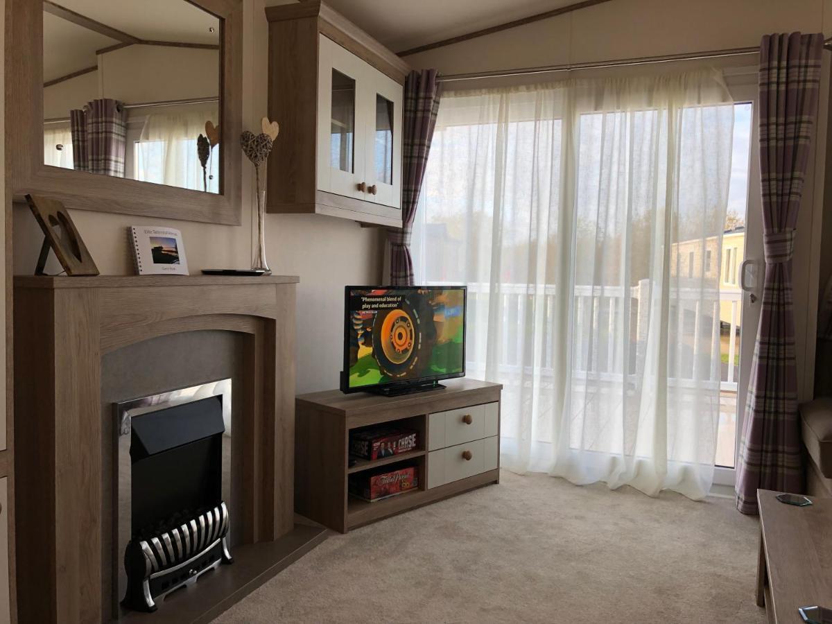 Relaxing Holiday Home With Hot Tub At Tattershall Lakes 외부 사진